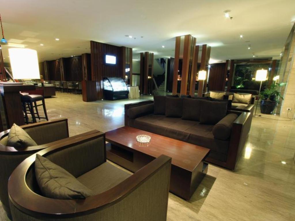 Mitra Bandung Hotel Экстерьер фото
