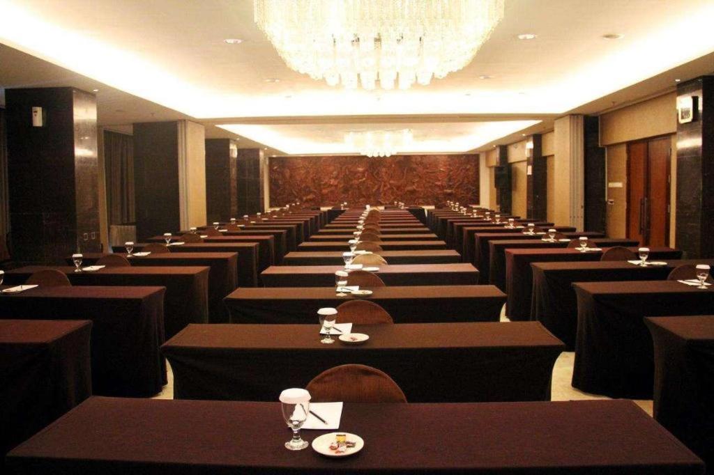 Mitra Bandung Hotel Экстерьер фото