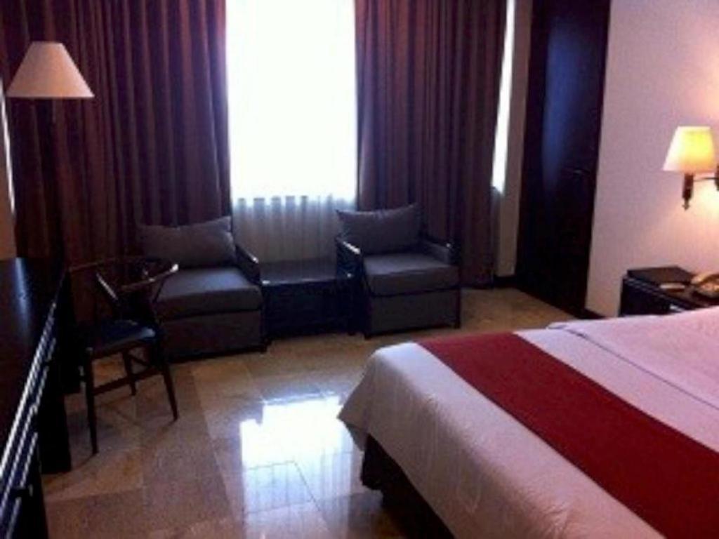 Mitra Bandung Hotel Экстерьер фото