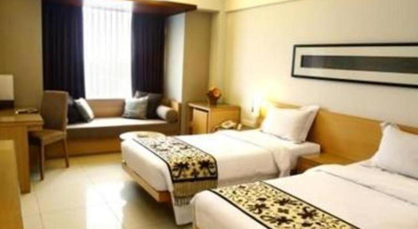 Mitra Bandung Hotel Экстерьер фото