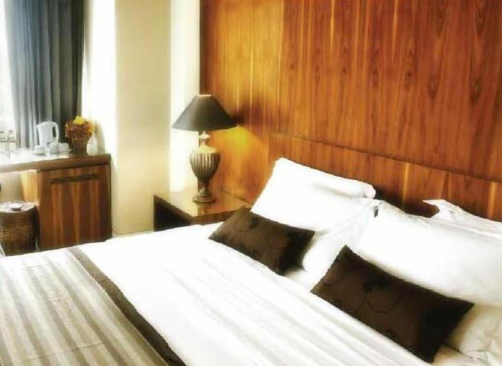 Mitra Bandung Hotel Экстерьер фото