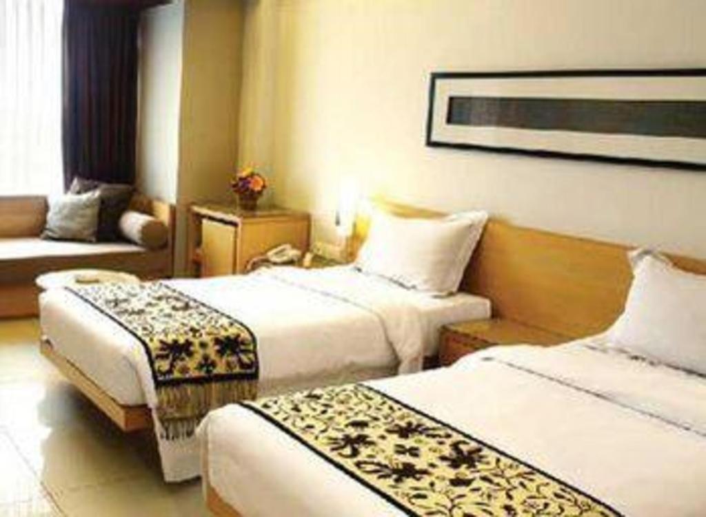 Mitra Bandung Hotel Экстерьер фото