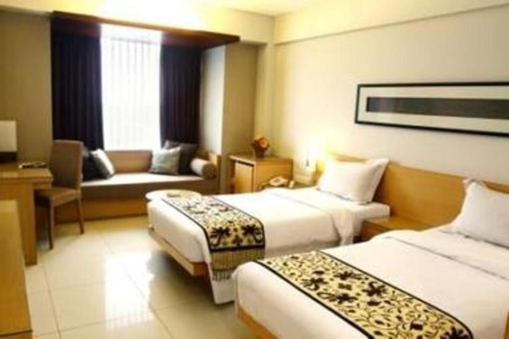 Mitra Bandung Hotel Экстерьер фото